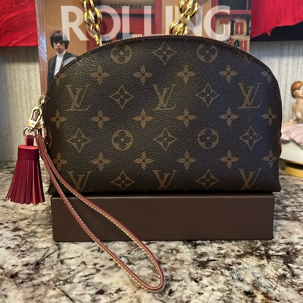 ❌SOLD❌. Beautiful Louis Vuitton Monogram Canvas GM
Cosmetic Pouch.